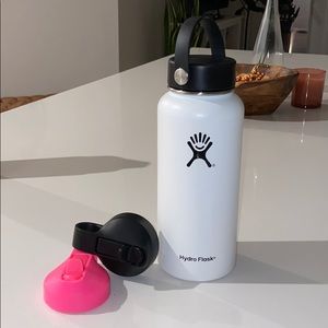 Hydroflask with 3 lids